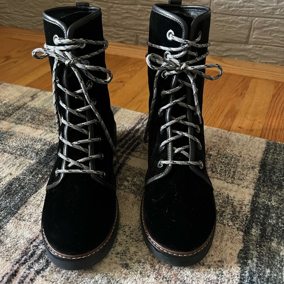 Stuart Weitzman Metermaid boots - Picture 2 of 6